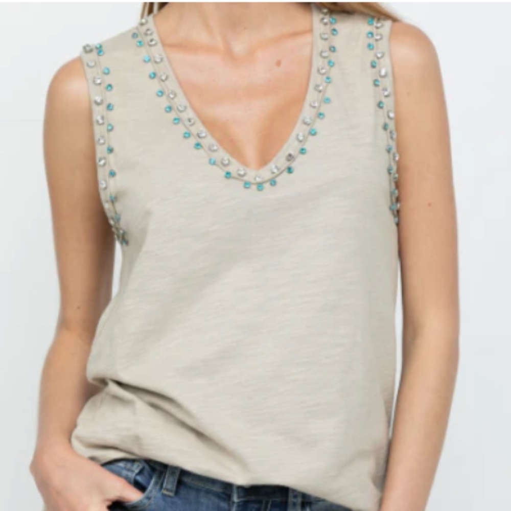 Ivory Women's Vocal Sleeveless Top